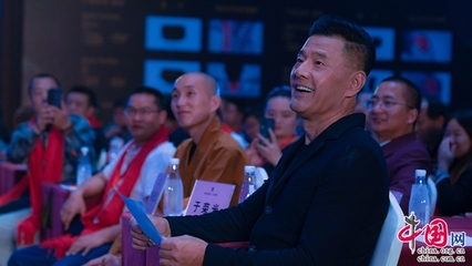 榮光遠(yuǎn)外發(fā)布新品“生命之光”，以石墨烯地暖科技“照耀”健康生活